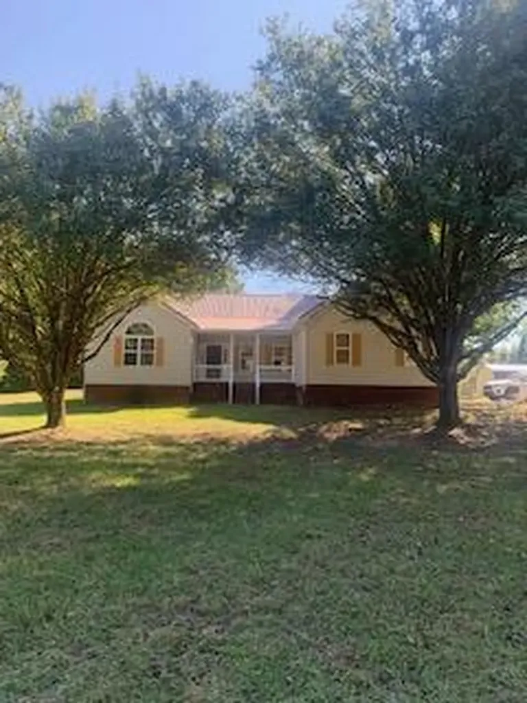 - S 382 Bluff View Drive Spencer TN 38585