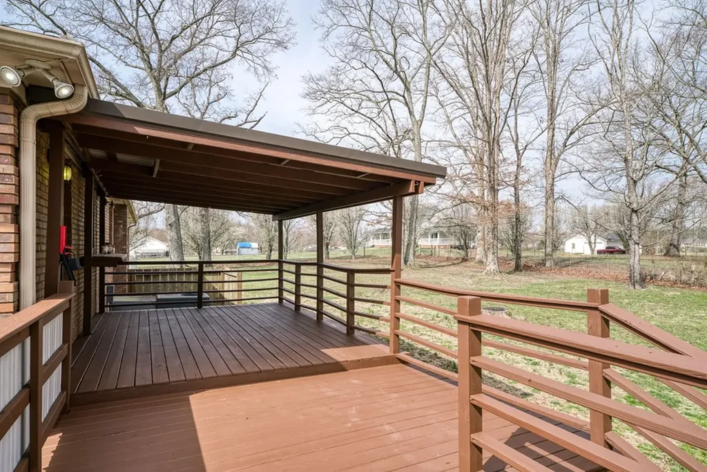 1615 W Whitehall Road Cookeville TN 38501