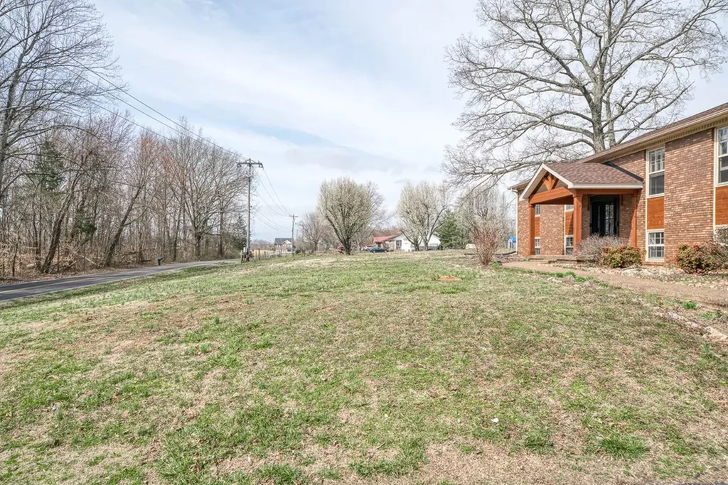 1615 W Whitehall Road Cookeville TN 38501