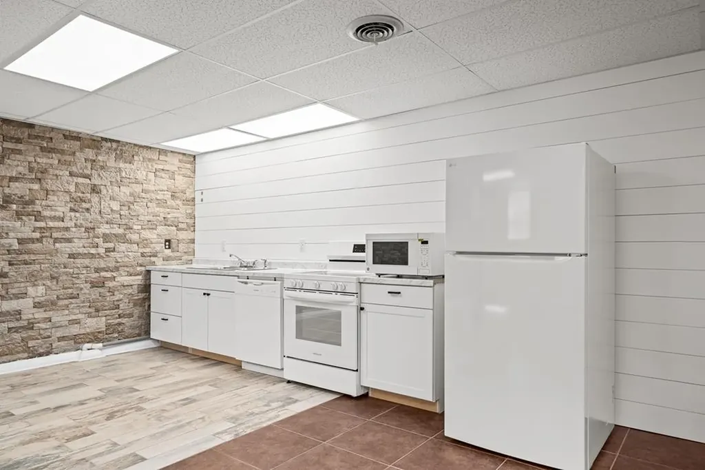 1615 W Whitehall Road Cookeville TN 38501