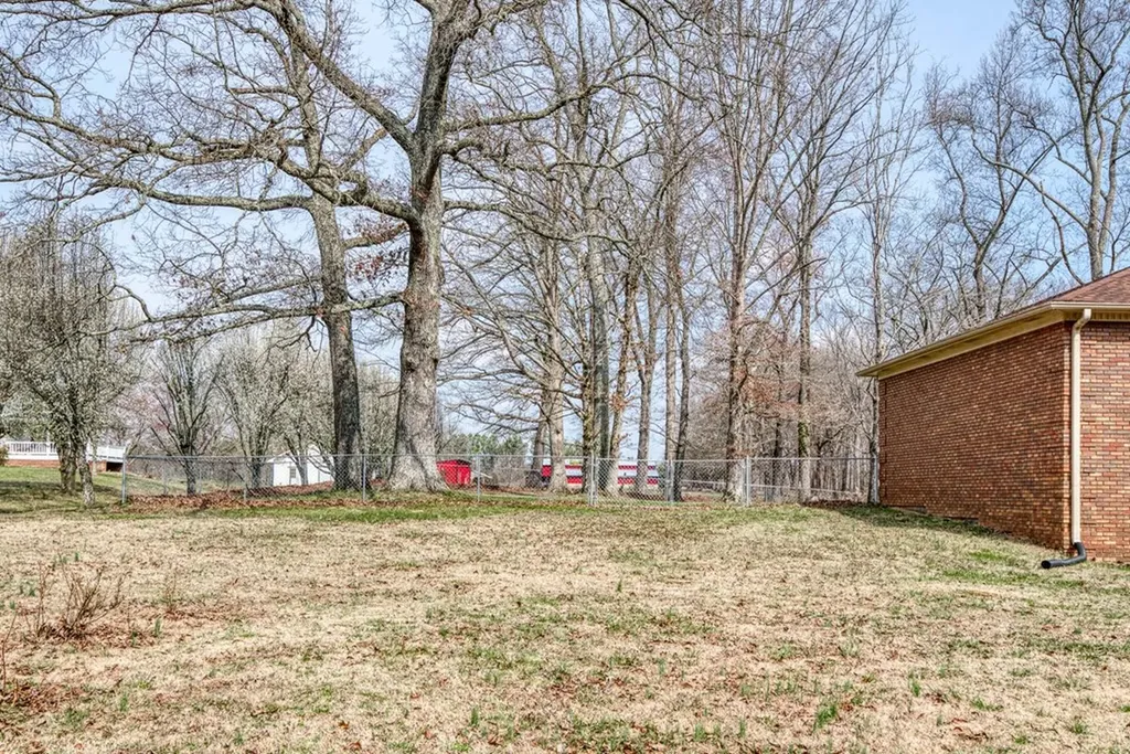 1615 W Whitehall Road Cookeville TN 38501