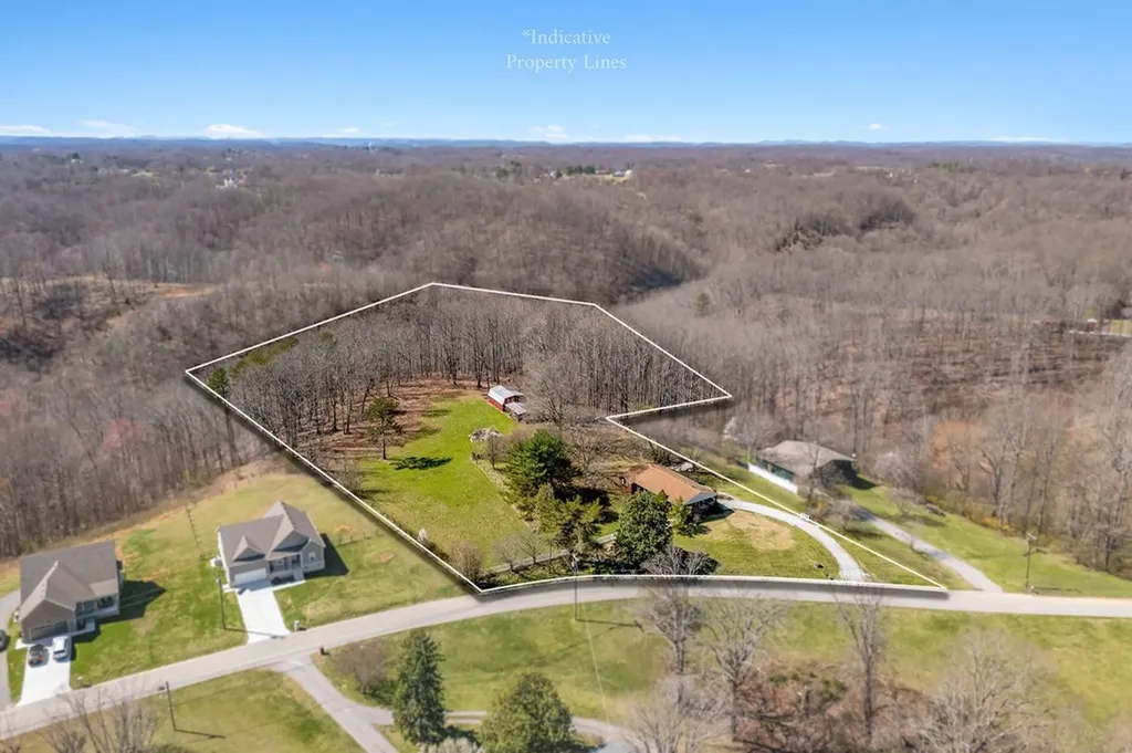 8708 Holmes Creek Road Smithville TN 37166