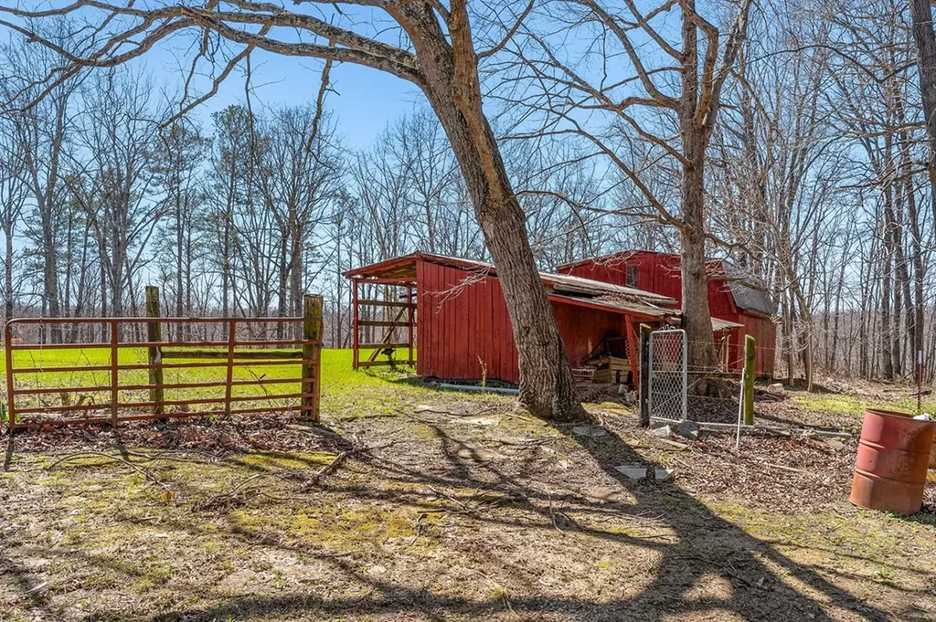 8708 Holmes Creek Road Smithville TN 37166