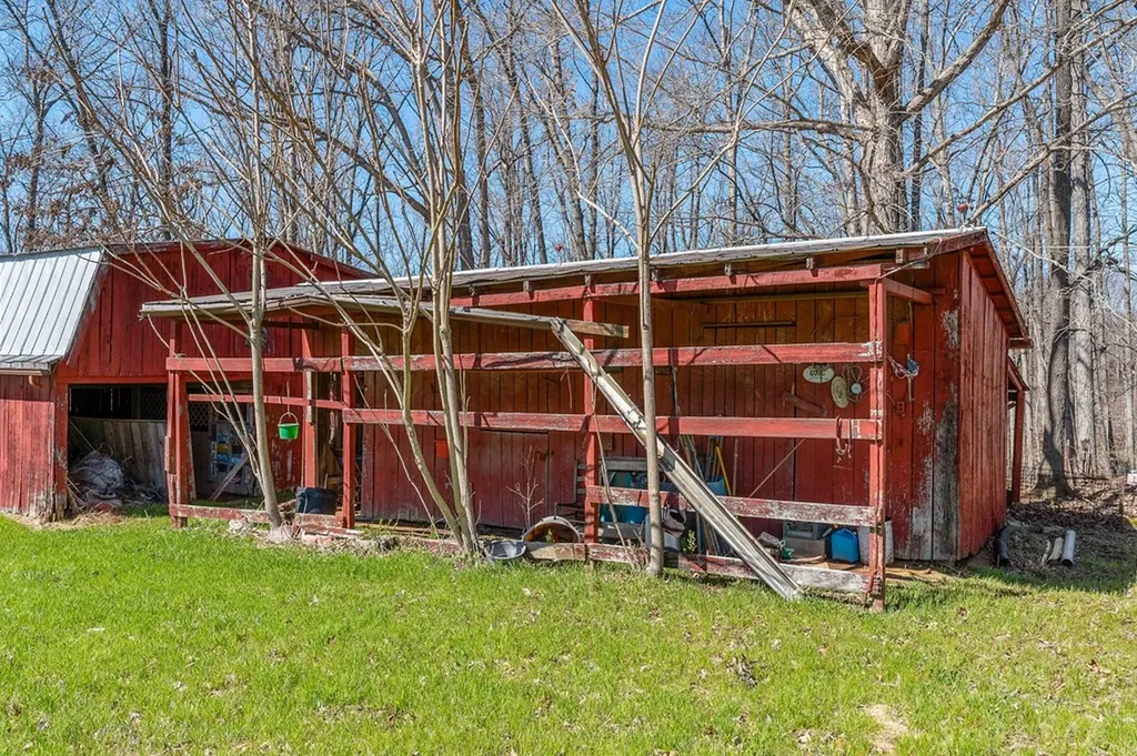 8708 Holmes Creek Road Smithville TN 37166