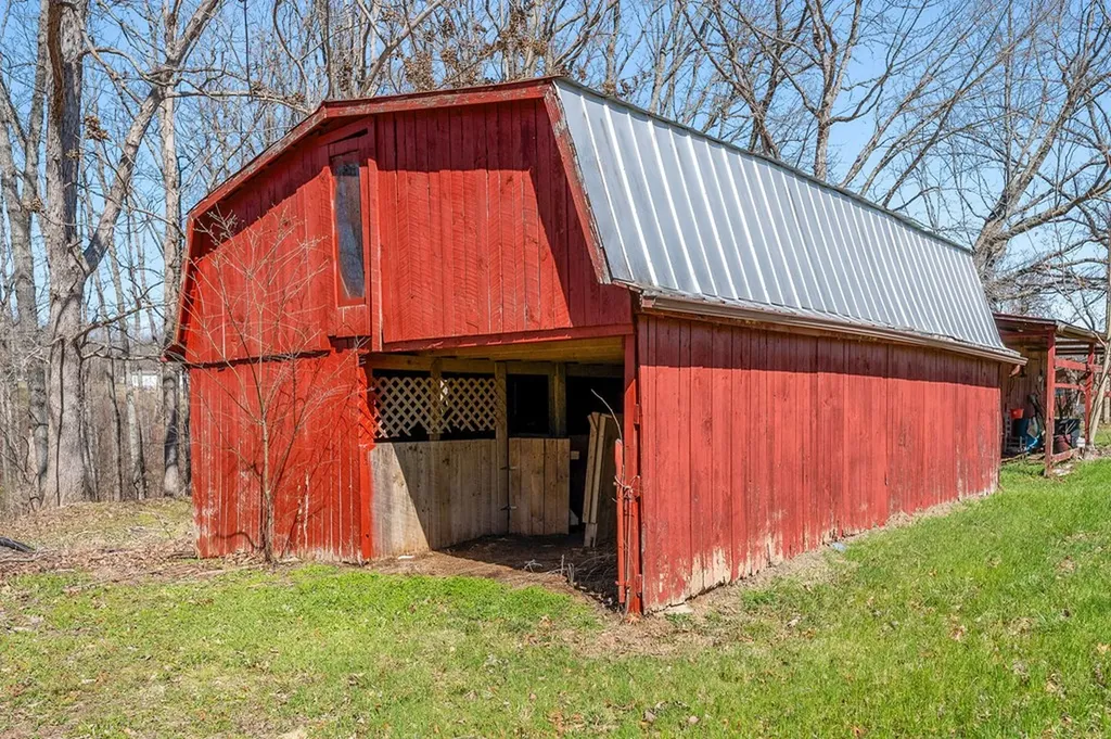 8708 Holmes Creek Road Smithville TN 37166