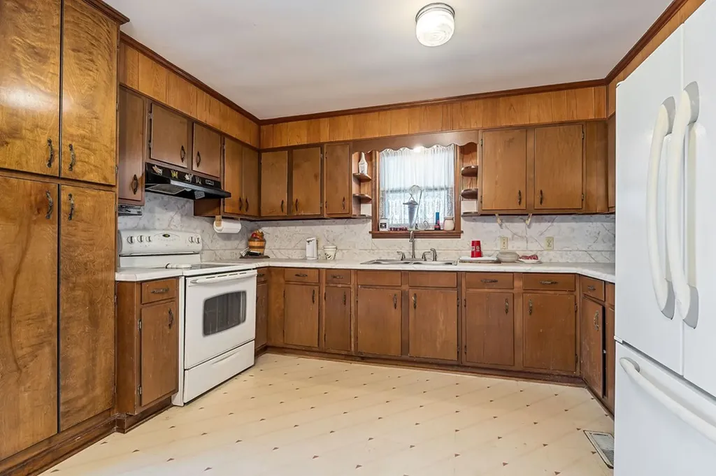 8708 Holmes Creek Road Smithville TN 37166