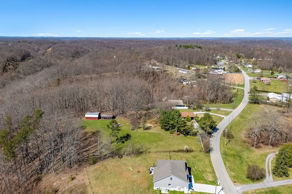 8708 Holmes Creek Road Smithville TN 37166