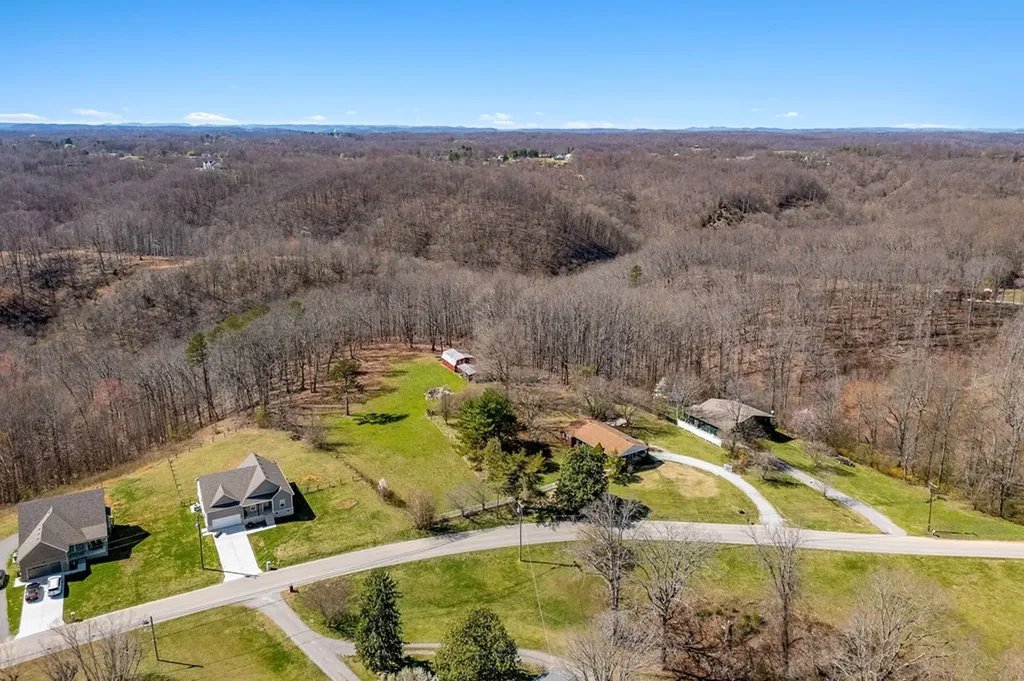 8708 Holmes Creek Road Smithville TN 37166