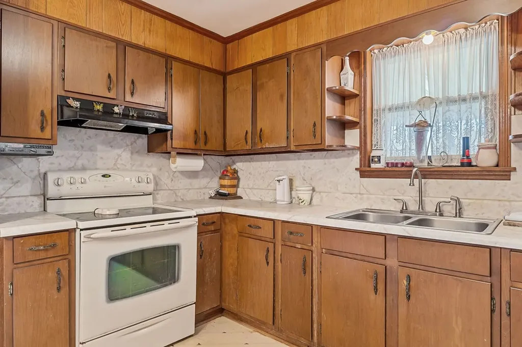 8708 Holmes Creek Road Smithville TN 37166