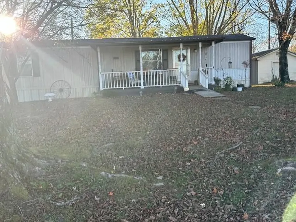 1985 Standing Stone Park Highway Hilham TN 38568