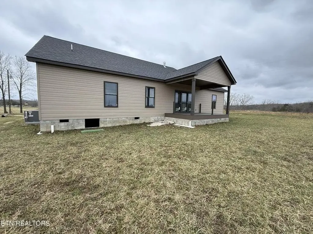 238 Thacker Road Grimsley TN 38565