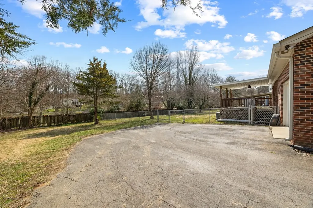 1361 Whiteaker Springs Road Cookeville TN 38506