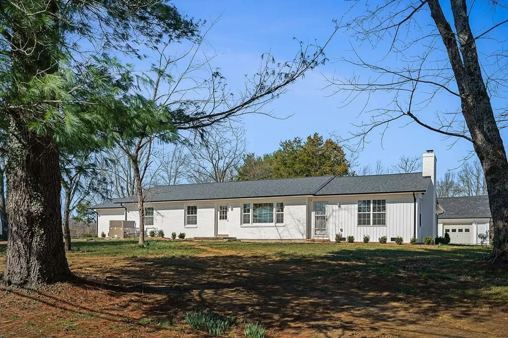 5898 Hilham Road Cookeville TN 38506