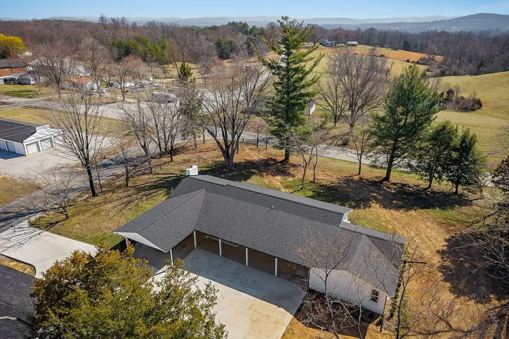 5898 Hilham Road Cookeville TN 38506