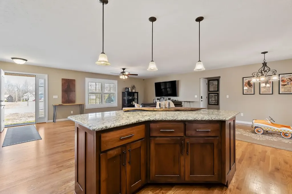 7808 Platinum Creek Baxter TN 38544