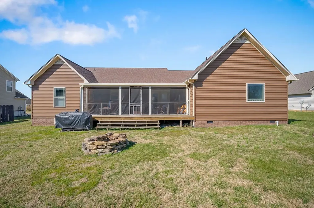 7808 Platinum Creek Baxter TN 38544