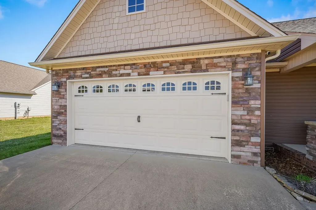 7808 Platinum Creek Baxter TN 38544