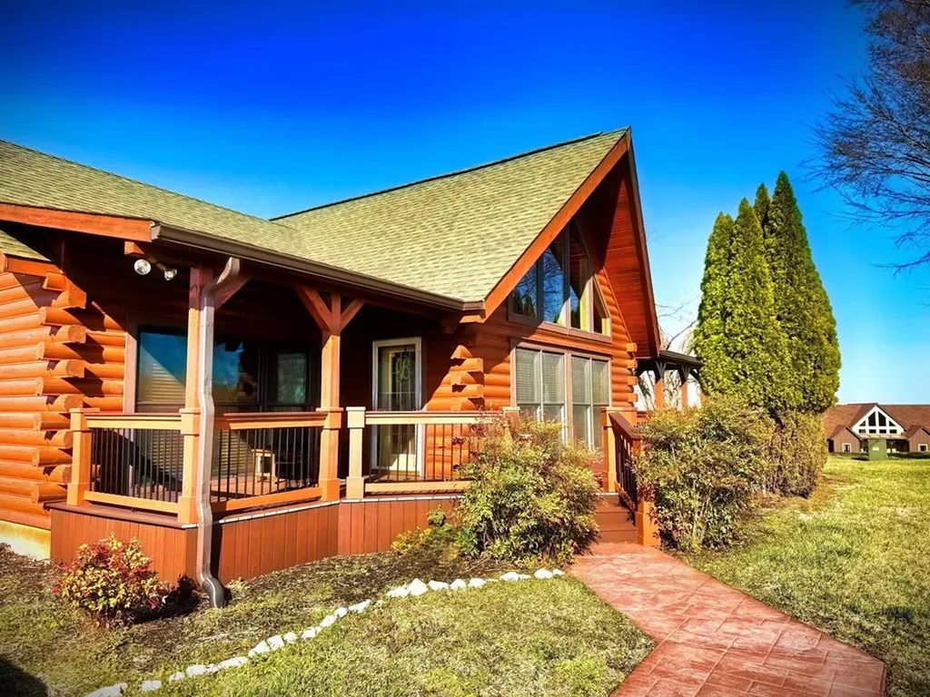 3715 Swan Ridge Road Hilham TN 38568