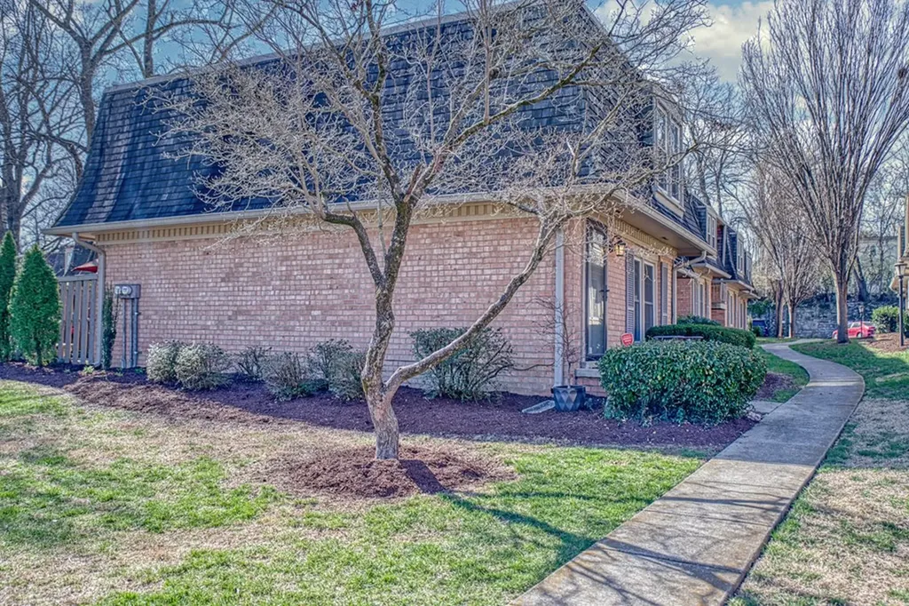 3000 Hillsboro Pike, Unit 72 Nashville TN 37215
