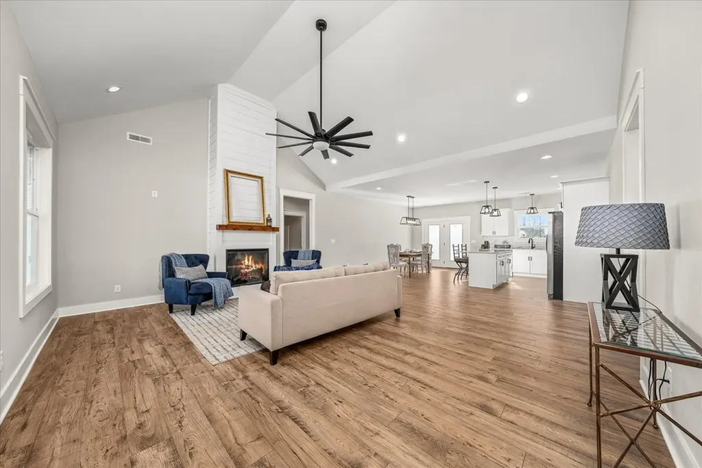 2295 Nicholas Cookeville TN 37215