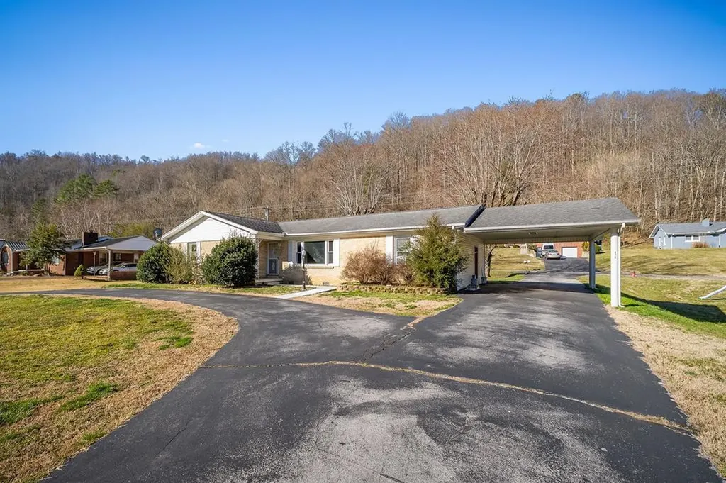 478 S Grundy Quarles Highway Gainesboro TN 38562