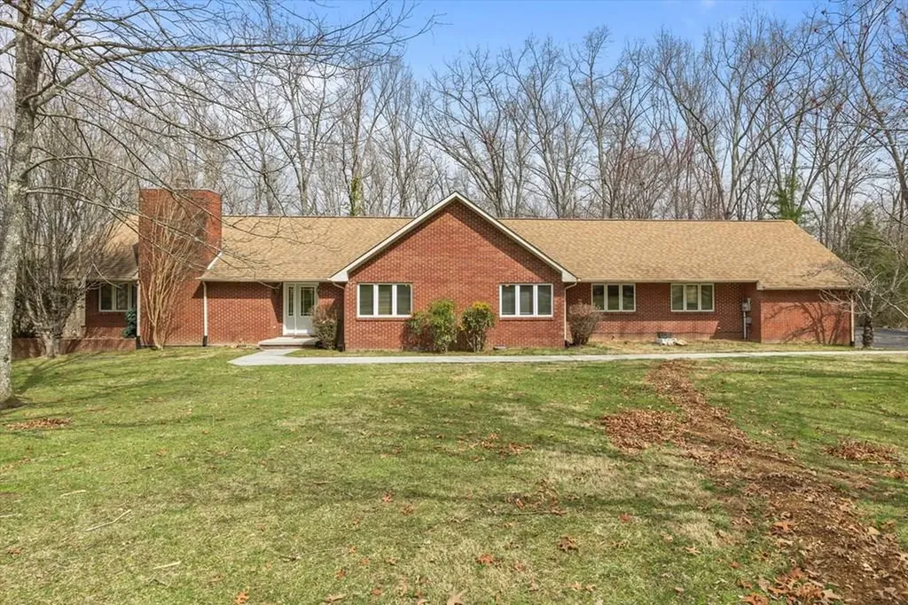 696 Laurel Circle Crossville TN 38555