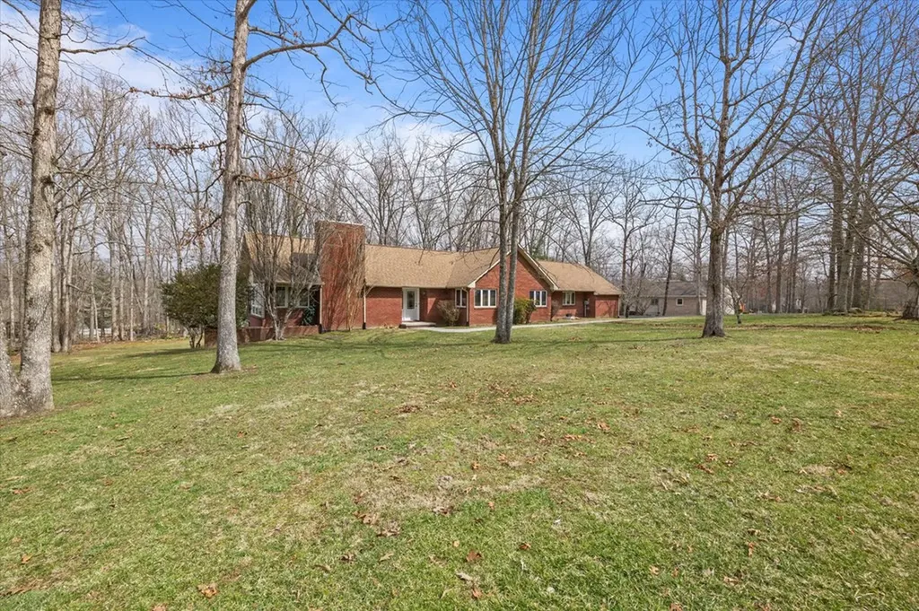 696 Laurel Circle Crossville TN 38555