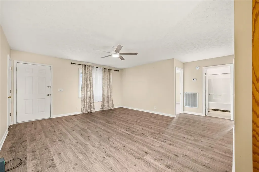 11216 Clay County Highway Moss TN 38575