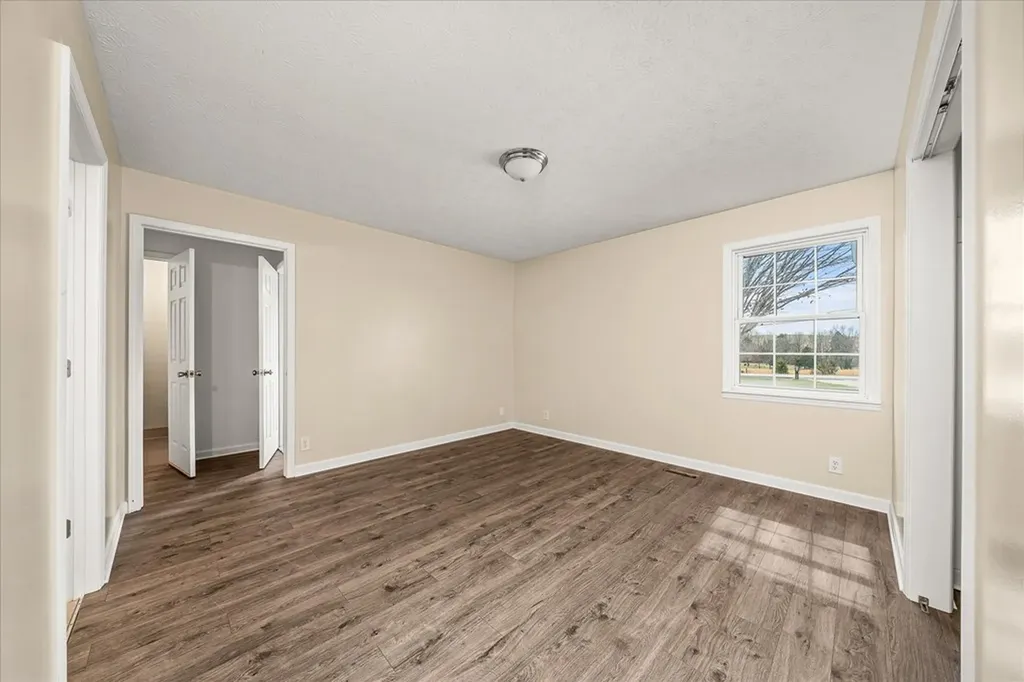 11216 Clay County Highway Moss TN 38575