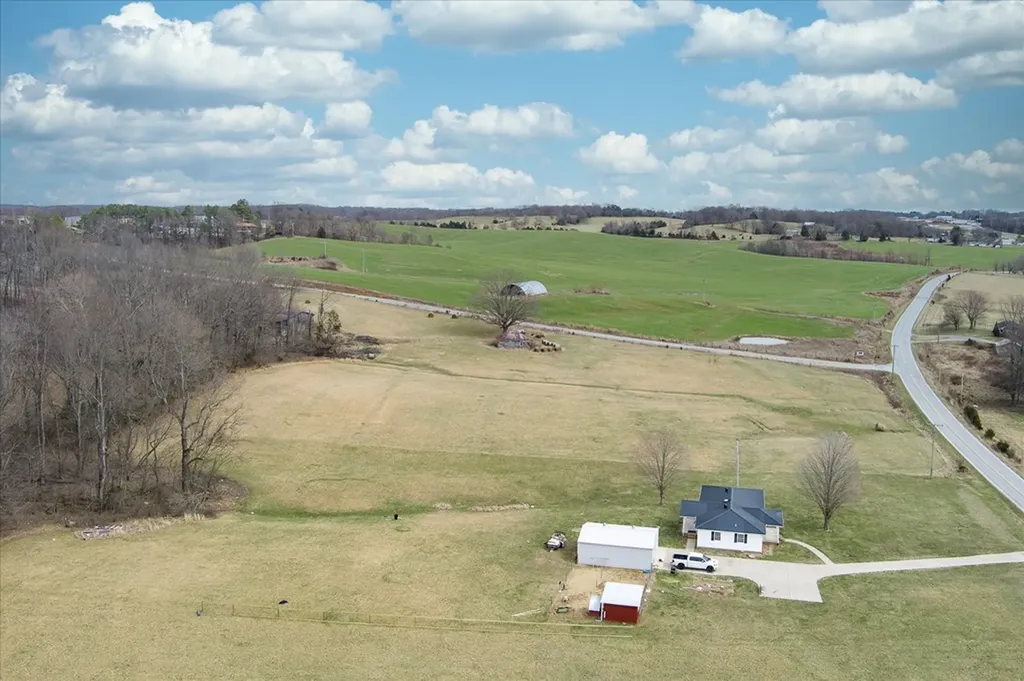 11216 Clay County Highway Moss TN 38575