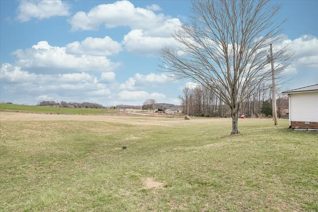 11216 Clay County Highway Moss TN 38575