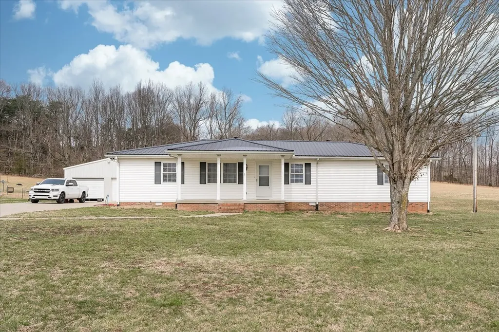 11216 Clay County Highway Moss TN 38575
