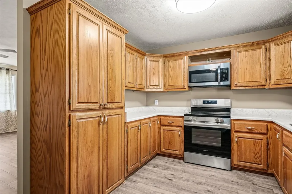 11216 Clay County Highway Moss TN 38575