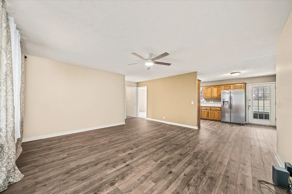 11216 Clay County Highway Moss TN 38575