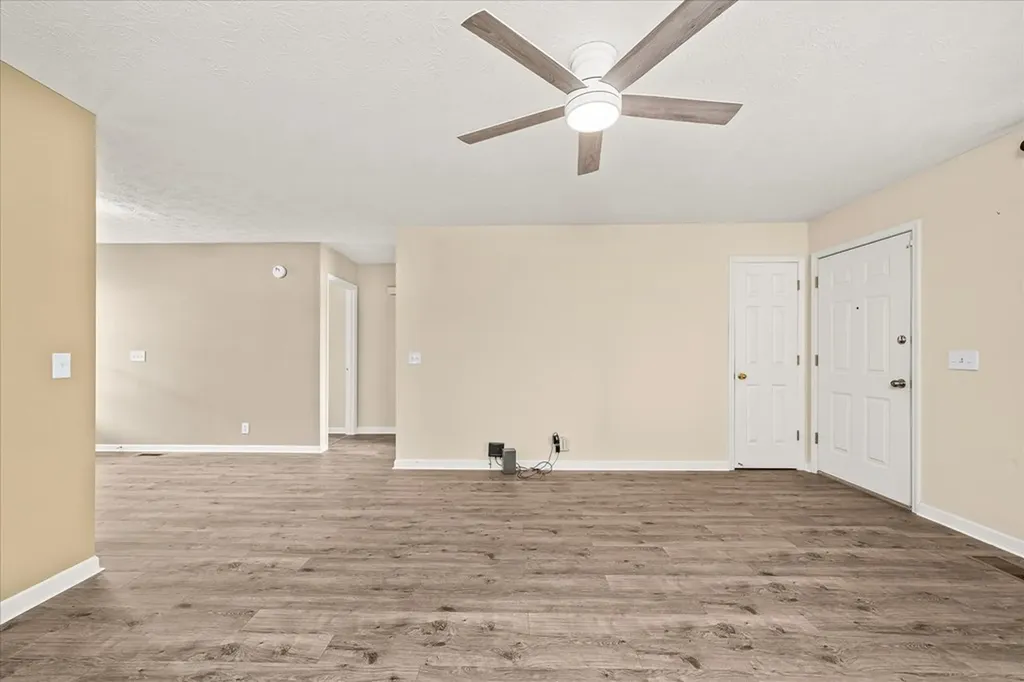 11216 Clay County Highway Moss TN 38575