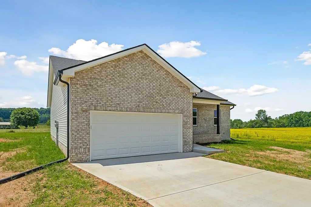 177 Dairy Barn Road Sparta TN 38563