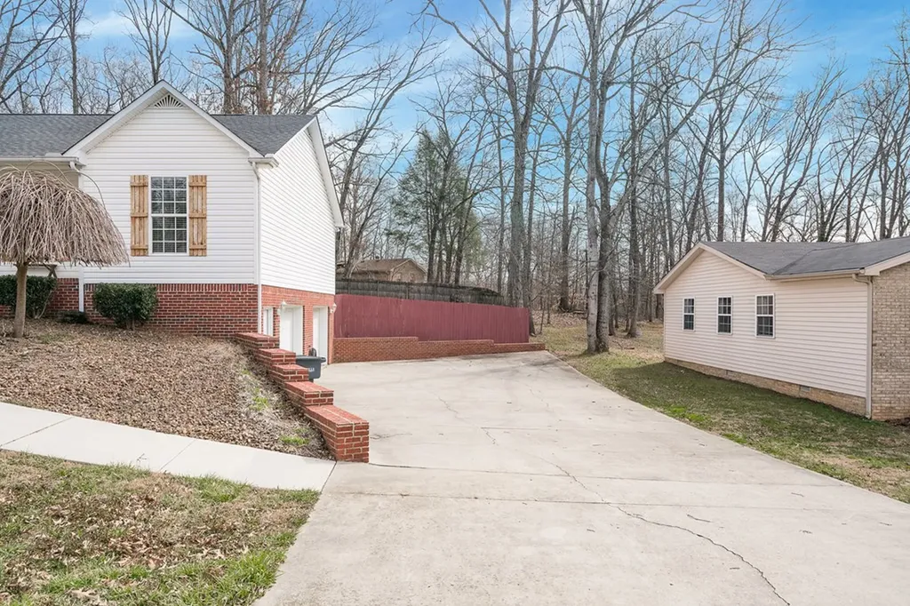 1740 Bunker Hill Road Cookeville TN 38506