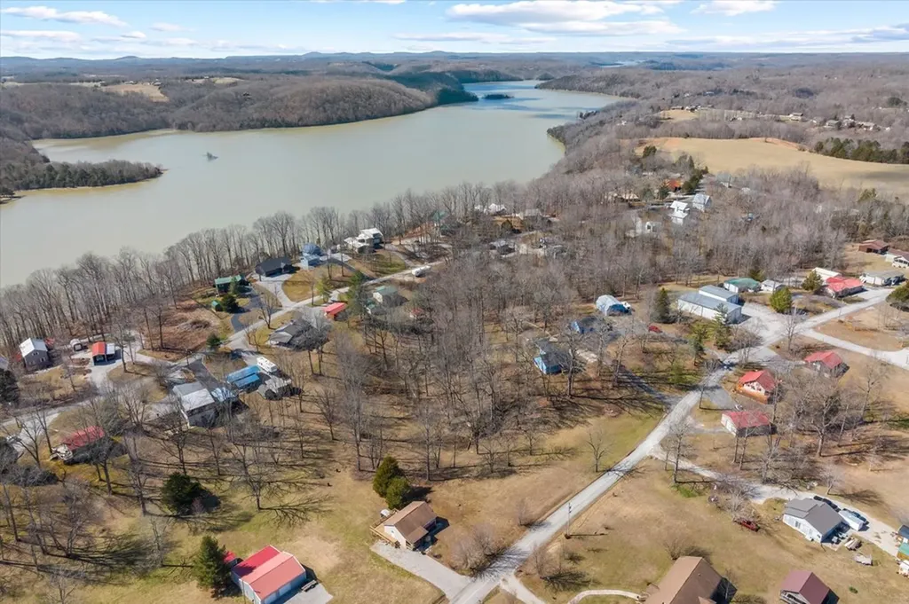 1020 Center Lane Byrdstown TN 38549