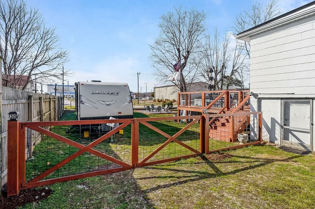 113 N Spring Street Sparta TN 38583