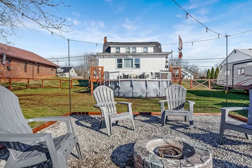 113 N Spring Street Sparta TN 38583