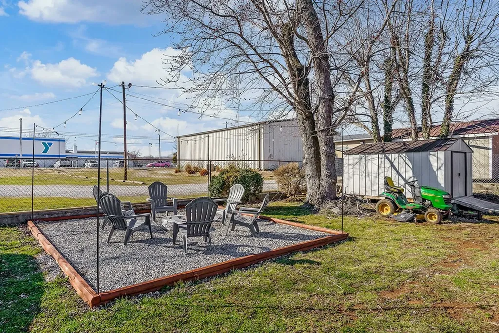 113 N Spring Street Sparta TN 38583