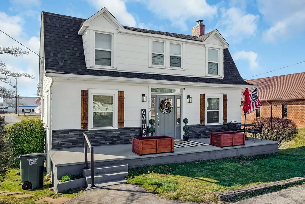 113 N Spring Street Sparta TN 38583