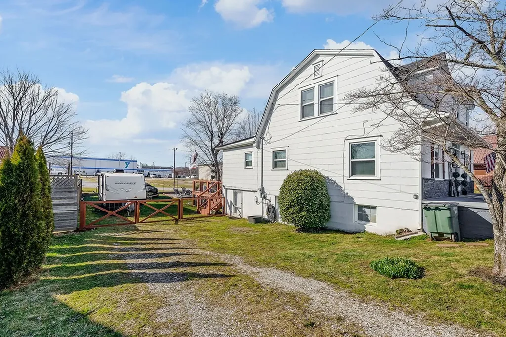 113 N Spring Street Sparta TN 38583