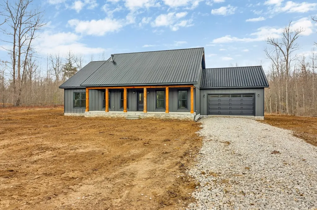 1076 Hargis Road Grimsley TN 38565