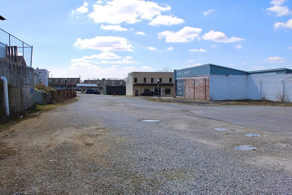 136 E Broad Street Cookeville TN 38501
