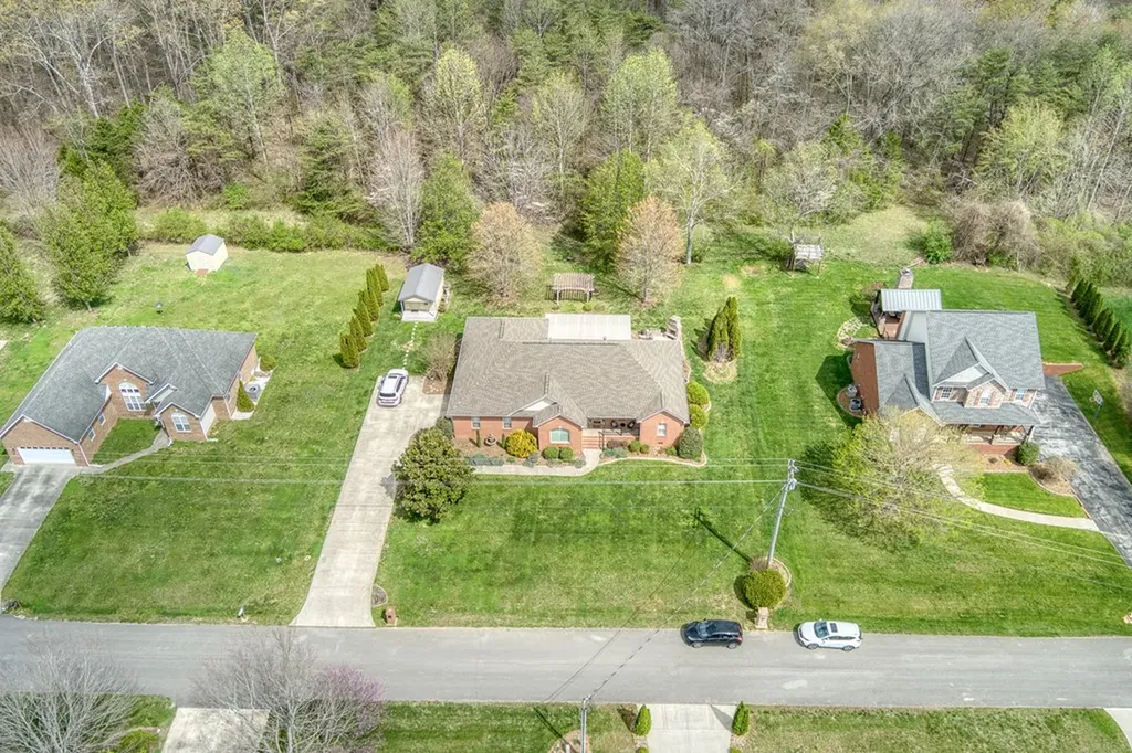 1051 Heathwood West Drive Cookeville TN 38506