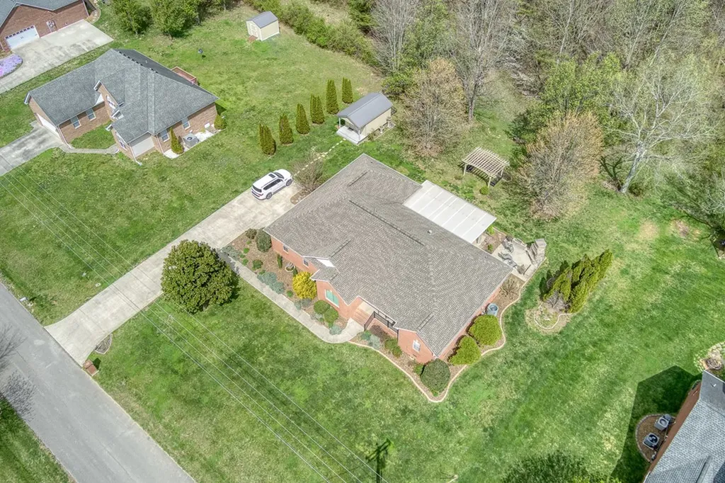 1051 Heathwood West Drive Cookeville TN 38506