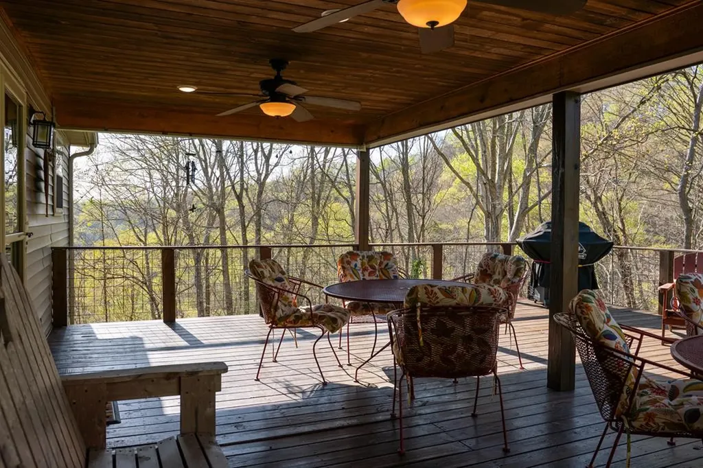 2673 Flynns Creek Road Gainesboro TN 38562