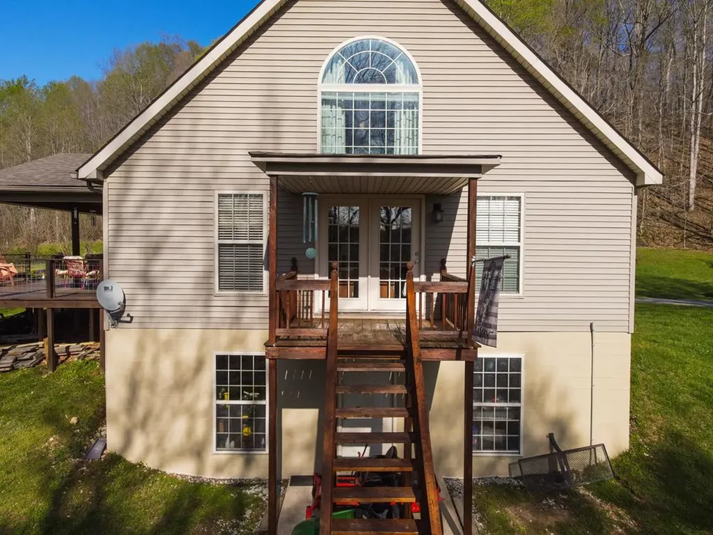 2673 Flynns Creek Road Gainesboro TN 38562