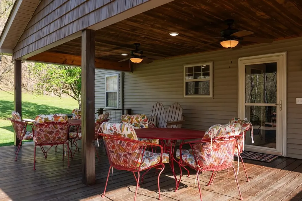 2673 Flynns Creek Road Gainesboro TN 38562